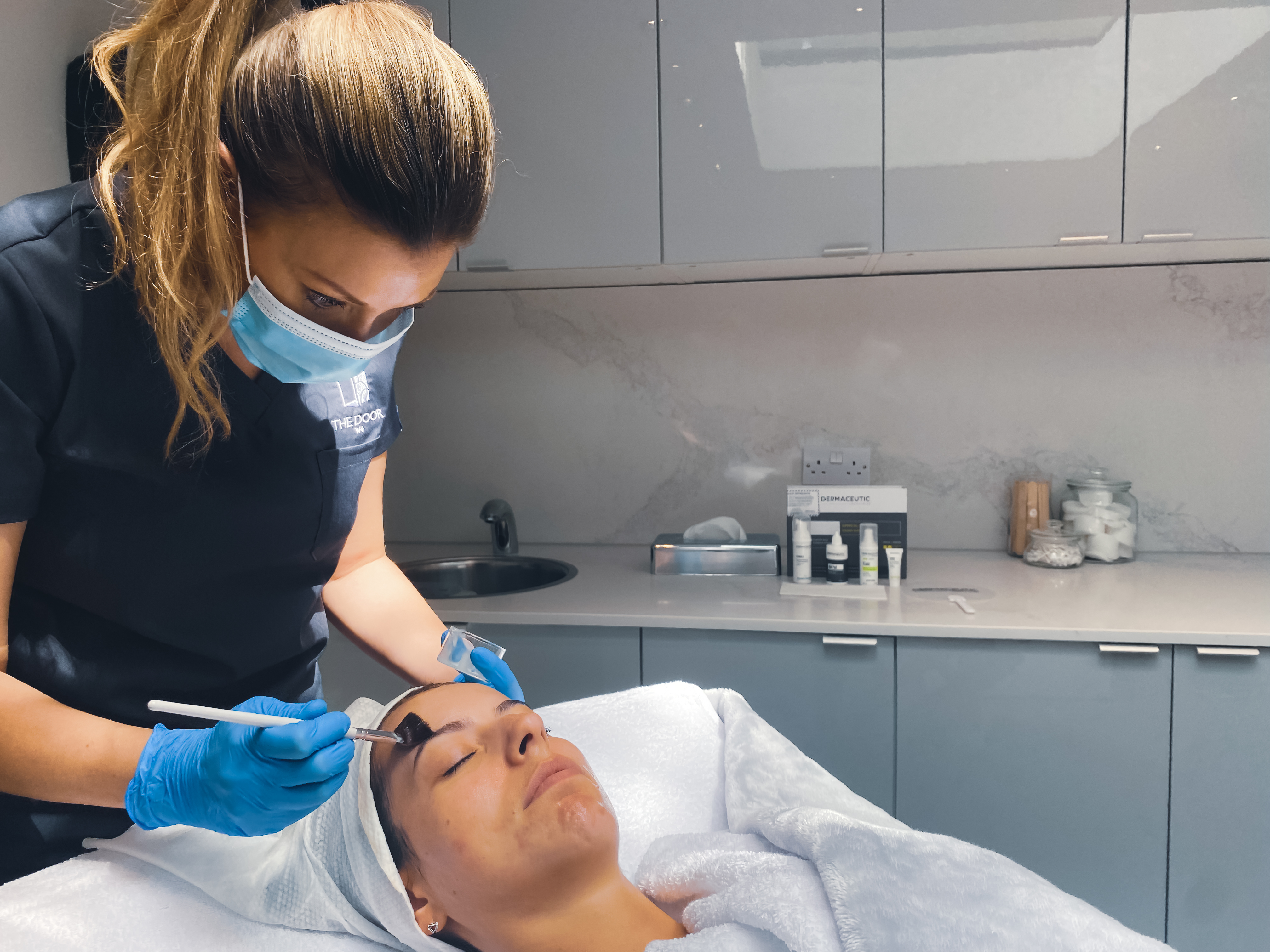 November Chemical Peel Offers with Victoria